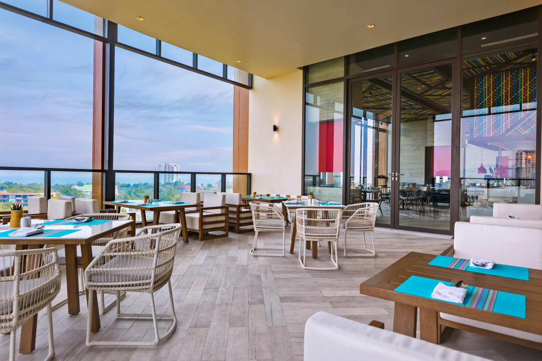 Gastro Holiday Inn Resort Vana Nava Hua Hin