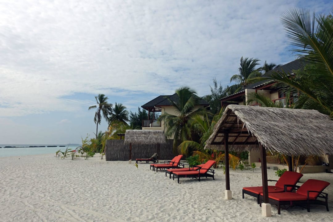Strand an der Nordostseite Summer Island Maldives