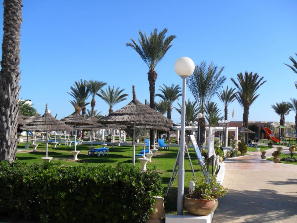 Der Weg direkt zum Strand El Mehdi Beach Resort