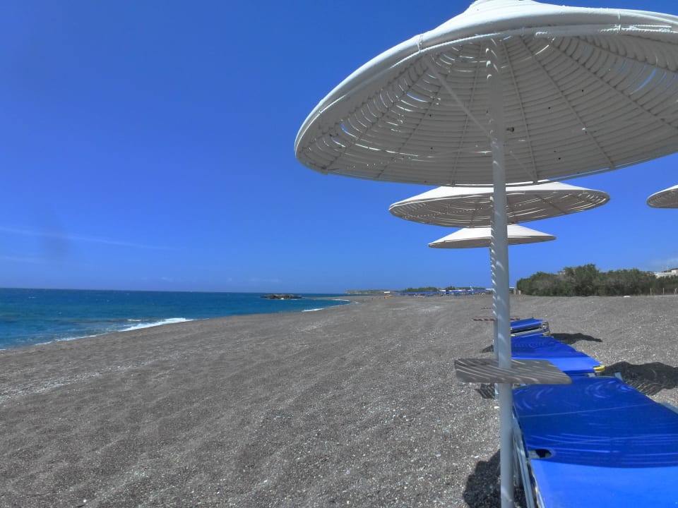 Strand Richtung Westen Coriva Beach Hotel & Bungalows