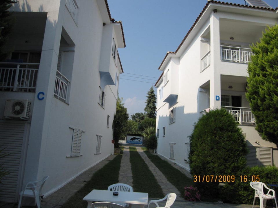 Ausgang zur Hauptstraße Hotel Melissa Gold Coast