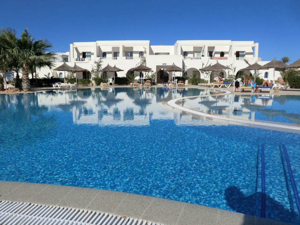 Der etwas kleinere Zweitpool - ohne Animation  Djerba Sun Beach Hotel & Spa