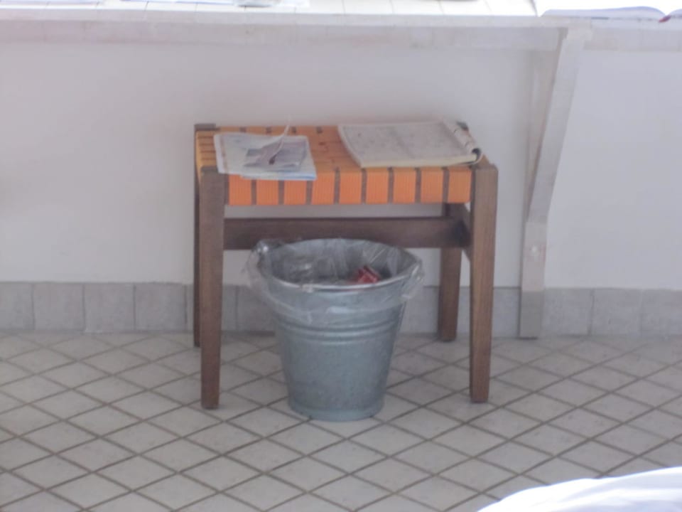 Sitzmöbel und Abfalleimer The Marmara Antalya Hotel