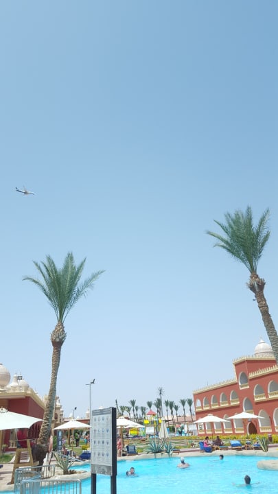 Flugzeug über'n Hotel Pickalbatros Alf Leila Wa Leila Resort - Neverland Hurghada