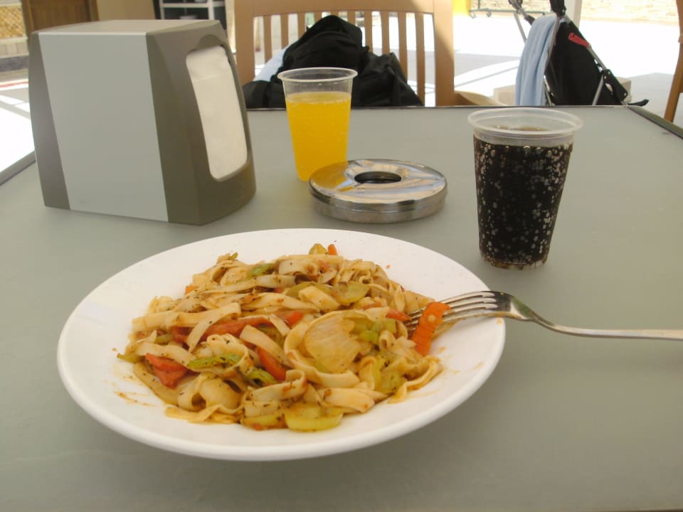 Beach Bar - Bandnudeln mit Gemüse Saphir Resort & Spa