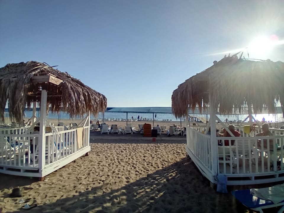 Strand Cenger Beach Resort & Spa