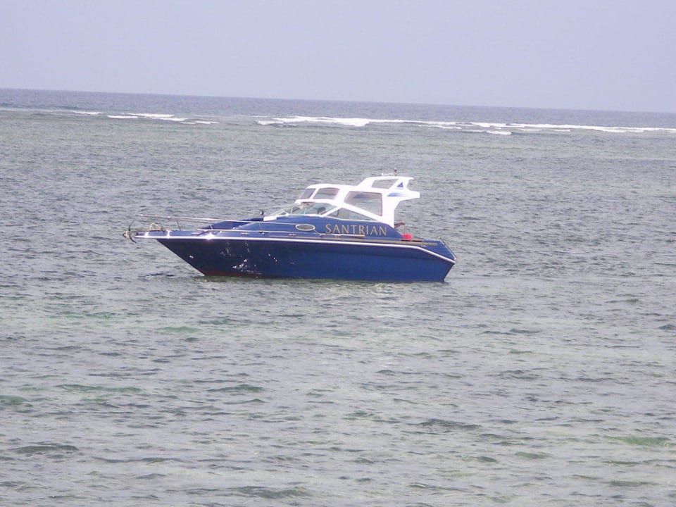 Privatboot vom Hotel Puri Santrian