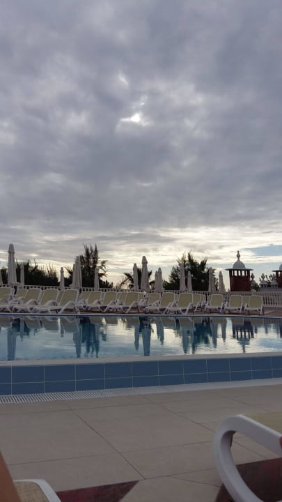 Poolanlage Royal Taj Mahal Hotel