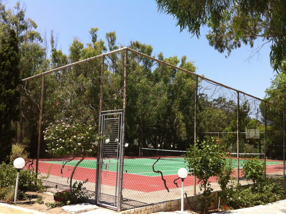 Tennisplatz Pegasos Deluxe Beach Hotel
