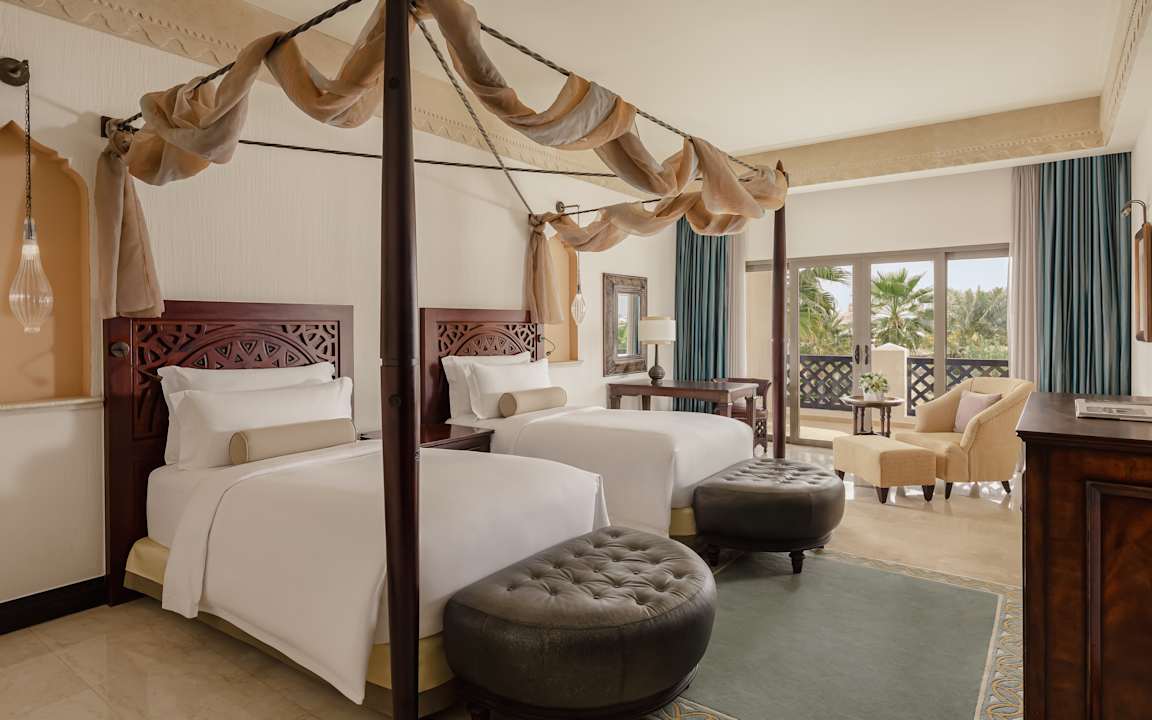 Zimmer Sharq Village & Spa, a Ritz-Carlton Hotel