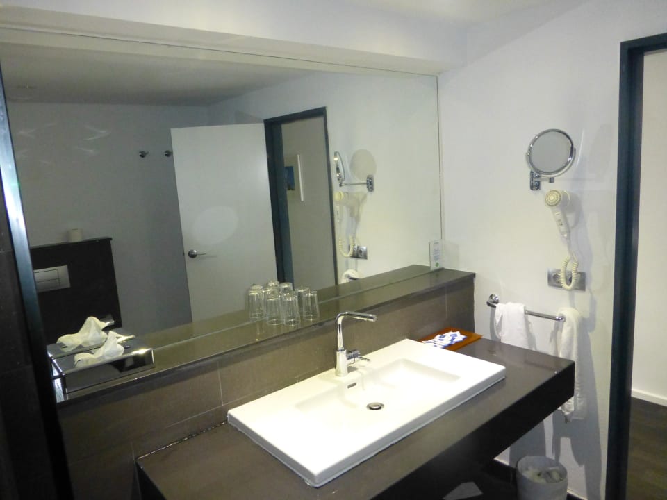 Familien-Suite 224: Badezimmer allsun App.-Hotel Esquinzo Beach