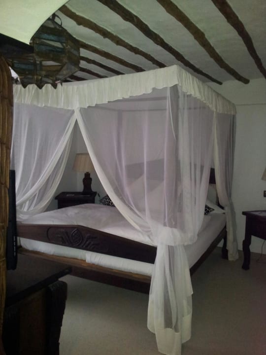 Bett in der KeniaSuite  Sunderland Hotel