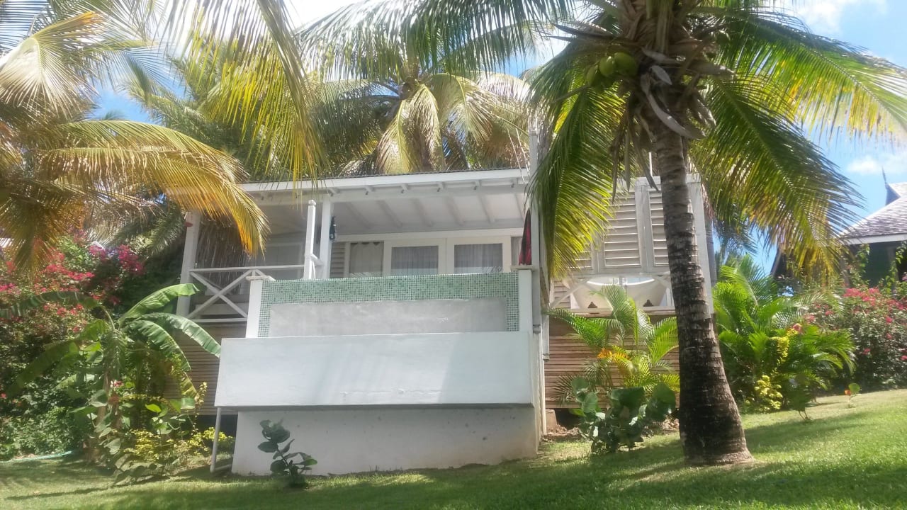 Premium Waterfront Suite vom Wasser aus gesehen Cocobay Resort Antigua - Adults only