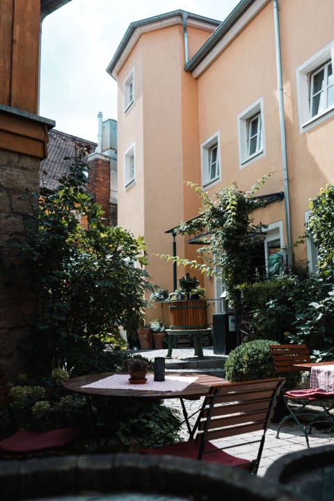 Gastro Landhotel & Weingasthof Schwarzer Adler