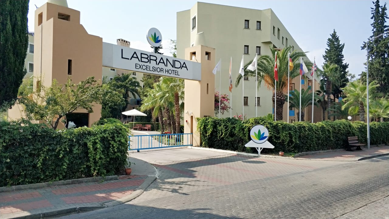 Lobby Asteria Collection Side