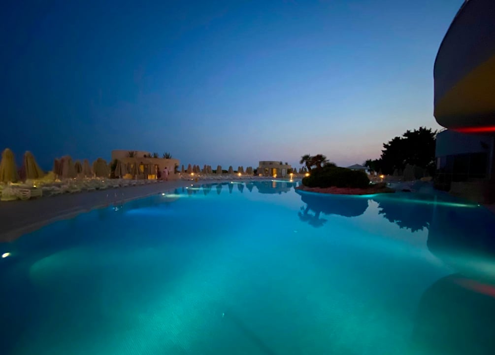 Pool Melas Resort Hotel