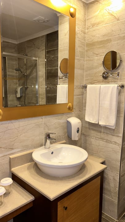 Zimmer Dream World Aqua Hotel