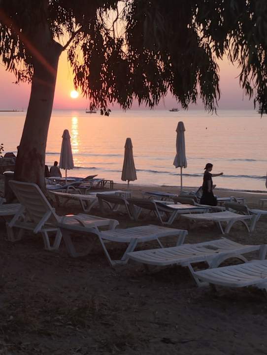 Strand Dosi Hotel