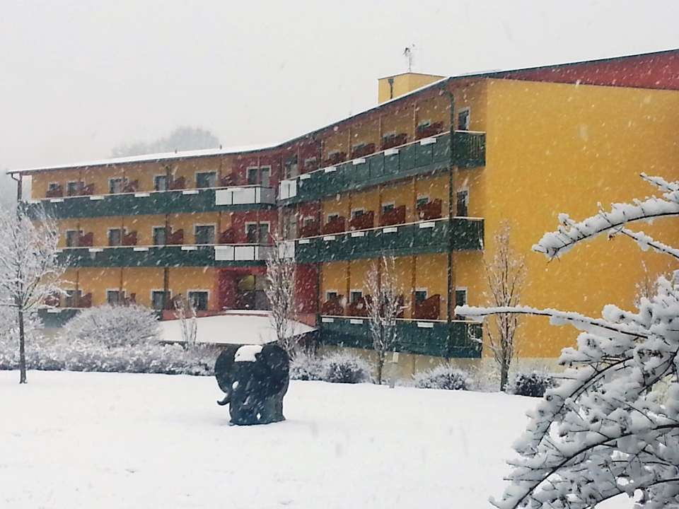 Von der Therme aus Thermenhotel PuchasPlus