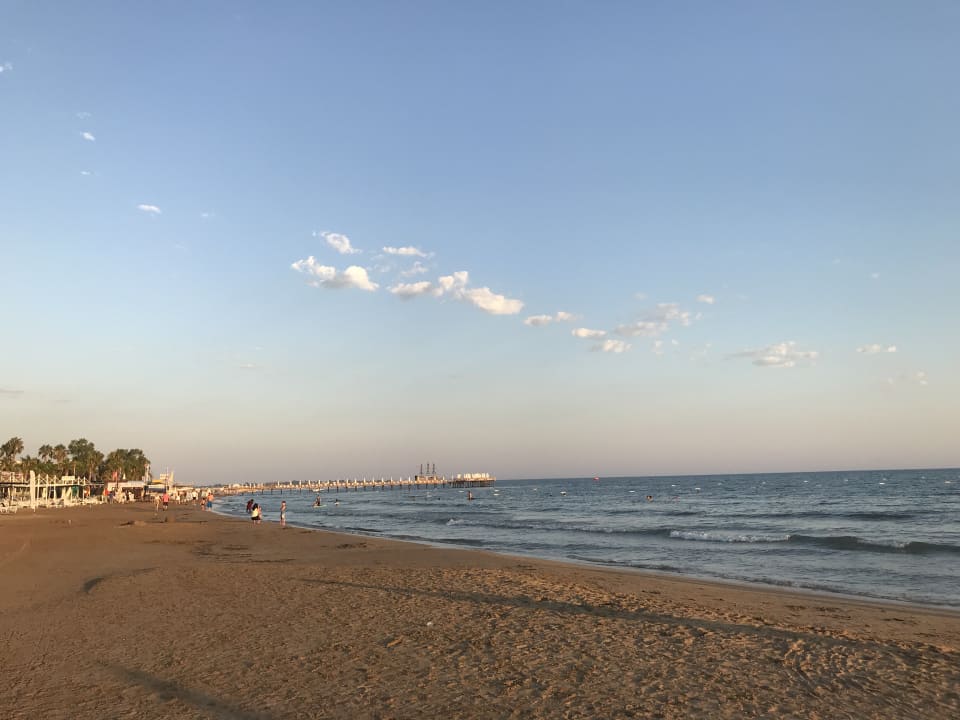Strand Iz Flower Side Beach Hotel