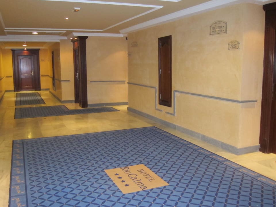 Kein Tageslicht in den Fluren R2 Rio Calma Hotel & Spa & Conference