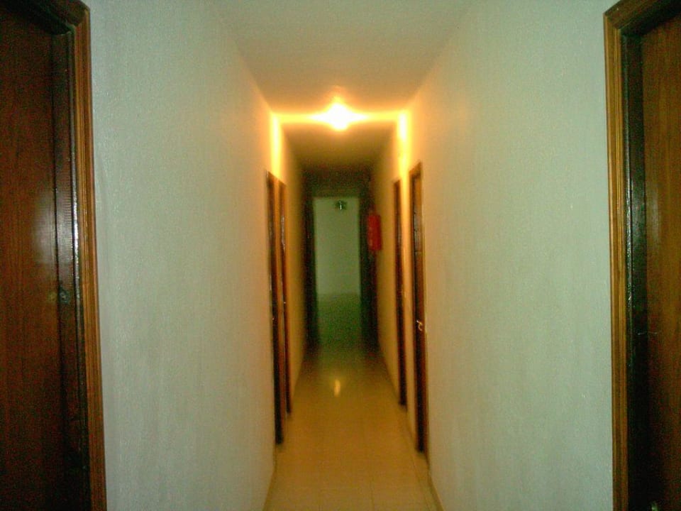 Der Flur im zweiten Stock Hostel Alcina