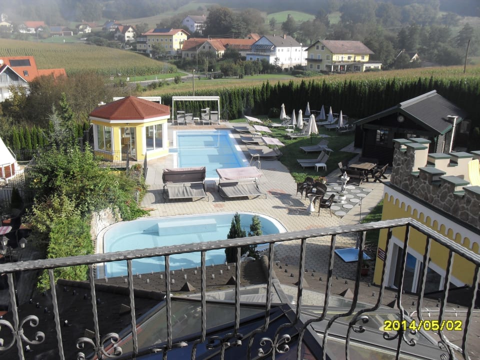 Teil der Poolanlage Schlössl Hotel Kindl