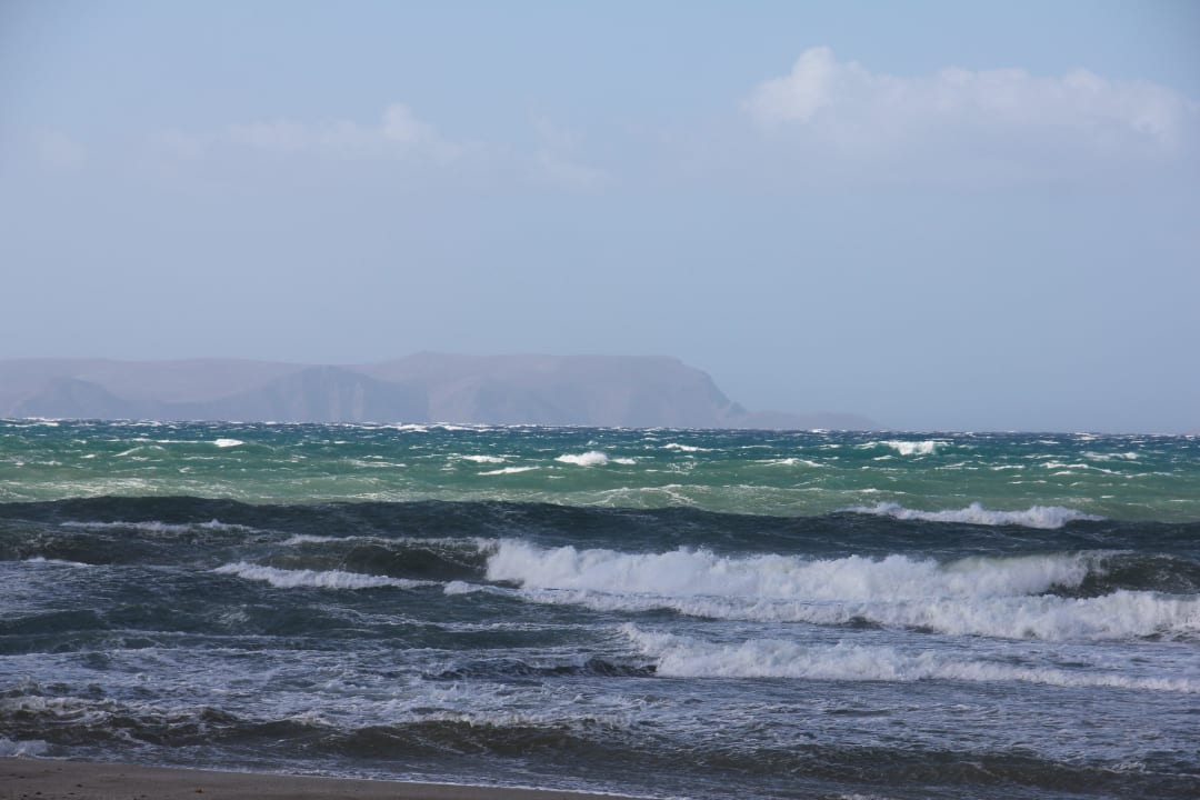 Podczas sztormu nr 3 Anissa Beach & Village