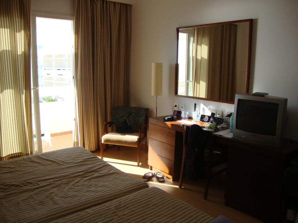 Grosses Zimmer Garbi Costa Luz