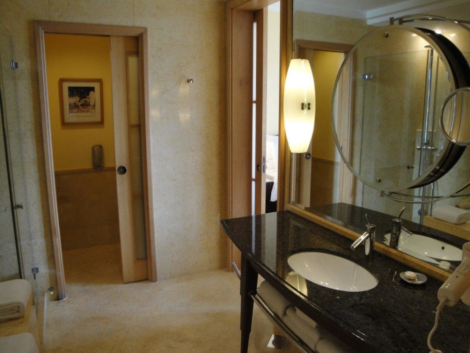 Bad Clubzimmer Hotel The Fullerton