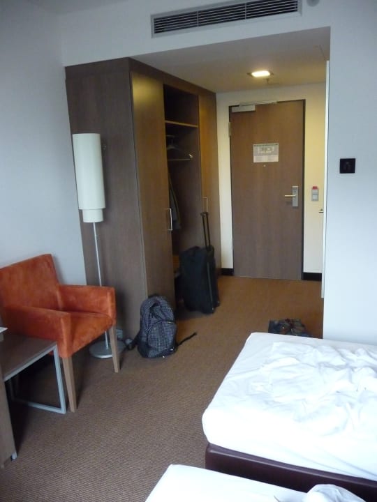 Zimmer IntercityHotel Berlin Hauptbahnhof