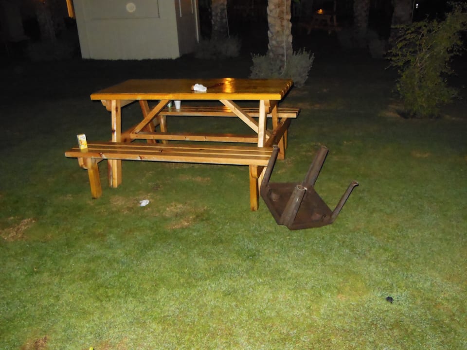 Hinterlassenschaft feiernder Gäste Rixos Sharm El Sheikh Adults Only 18 +