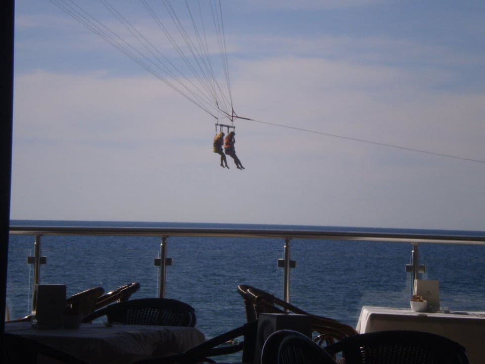 Para-Sailing Aska Hotel Just in Beach