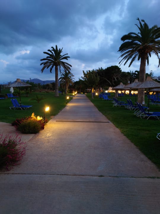 Gartenanlage Anissa Beach & Village