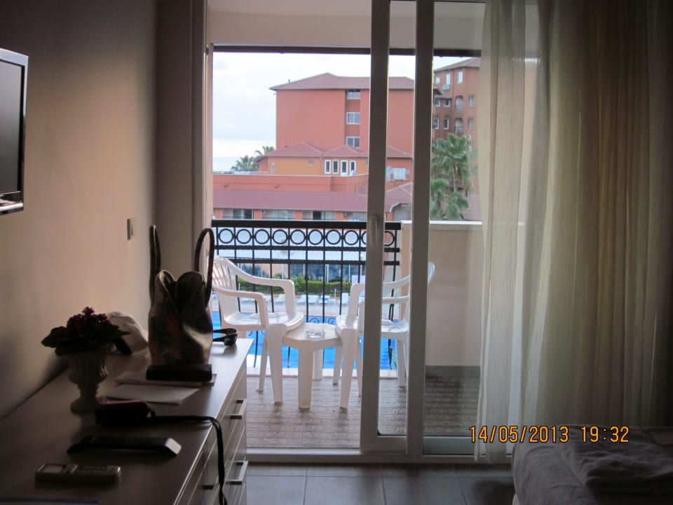 Вид на балкончик Club Turtas Beach Hotel