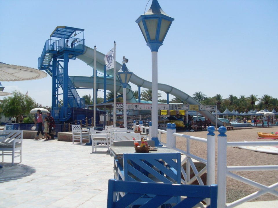 2 Wasserrutschen am Strand The Grand Hotel Hurghada