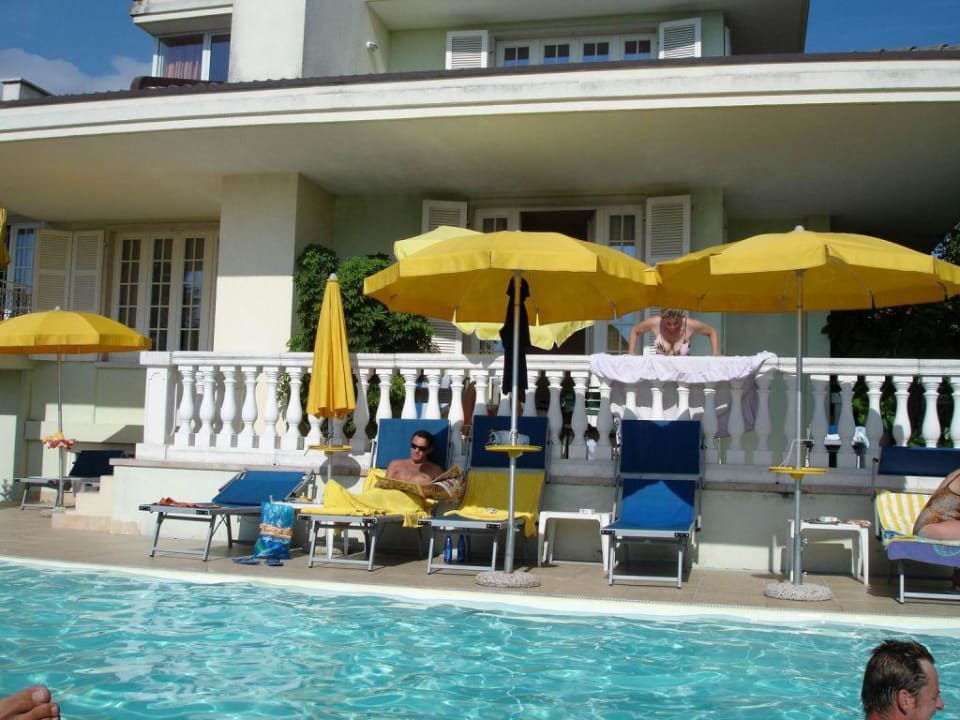 Villa ansicht Pool Hotel Gardenia & Villa Charme