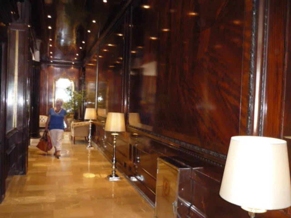 Hotelzugang zu den Zimmern Mon Repos Palace - Adults only