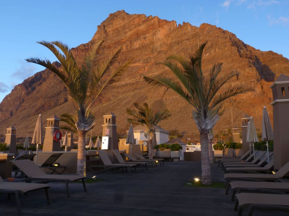 Ausblick auf den 600m hohen Hausberg Hotel Playa Calera