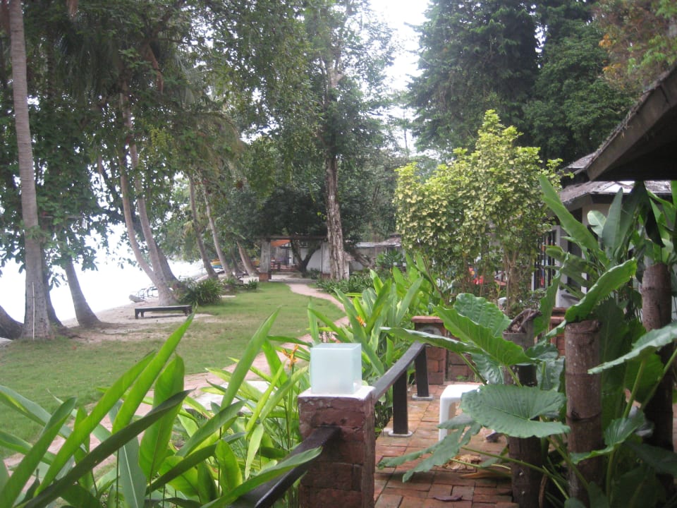 Man sieht "den" Sesserl und "die" Pritsche Siam Bay Resort