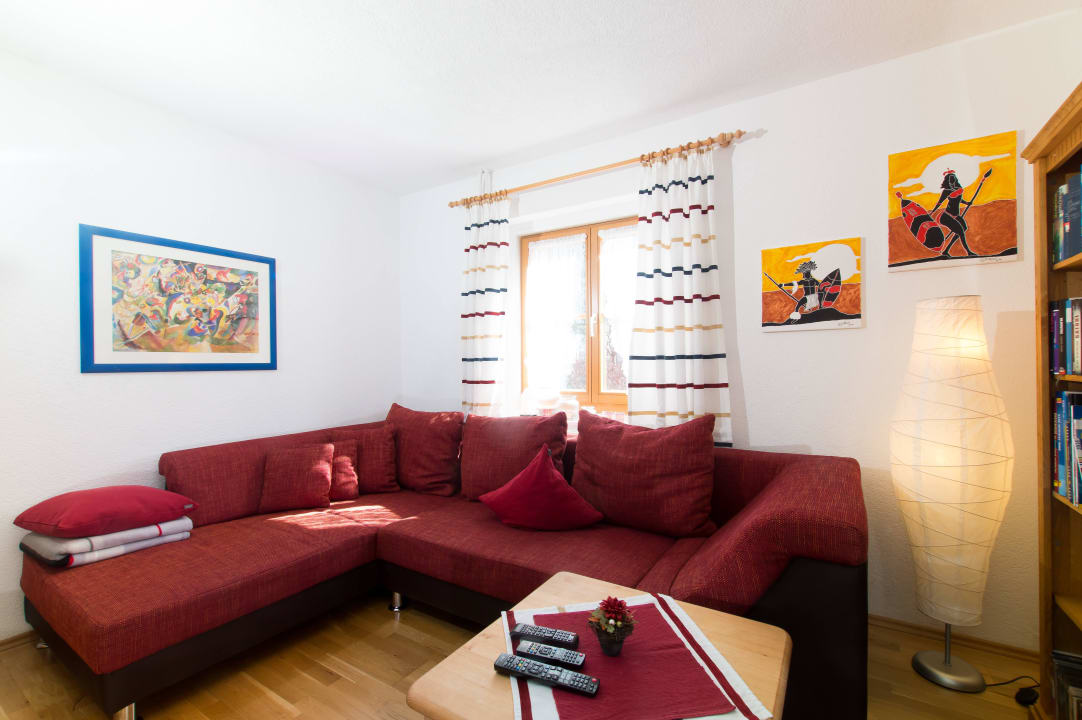 Wohnzimmer im Erdgeschoss Ferienhaus & Ferienwohnung Füssen Ostallgäu