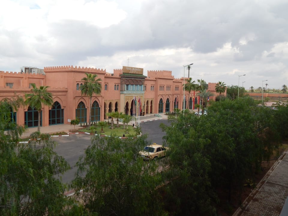 Blick vom Zimmer auf umliegende Hotel Hotel Rawabi Marrakech & Spa
