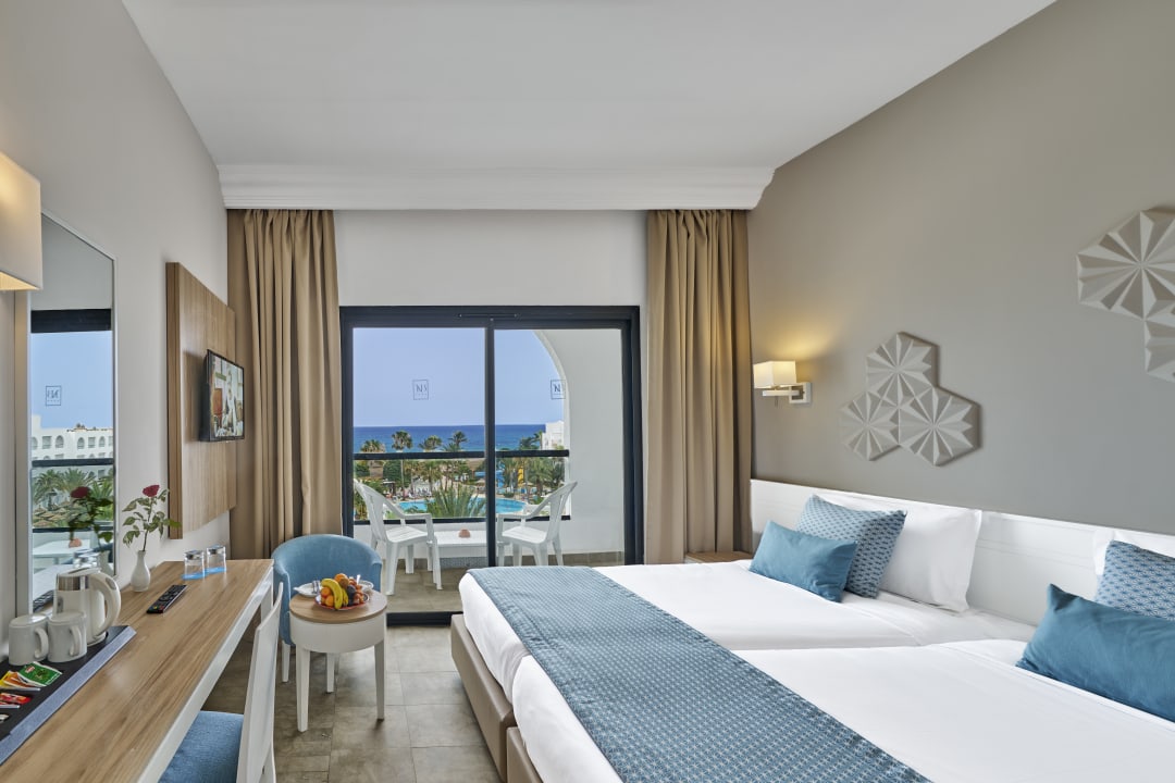 Zimmer Nozha Beach Resort & Spa