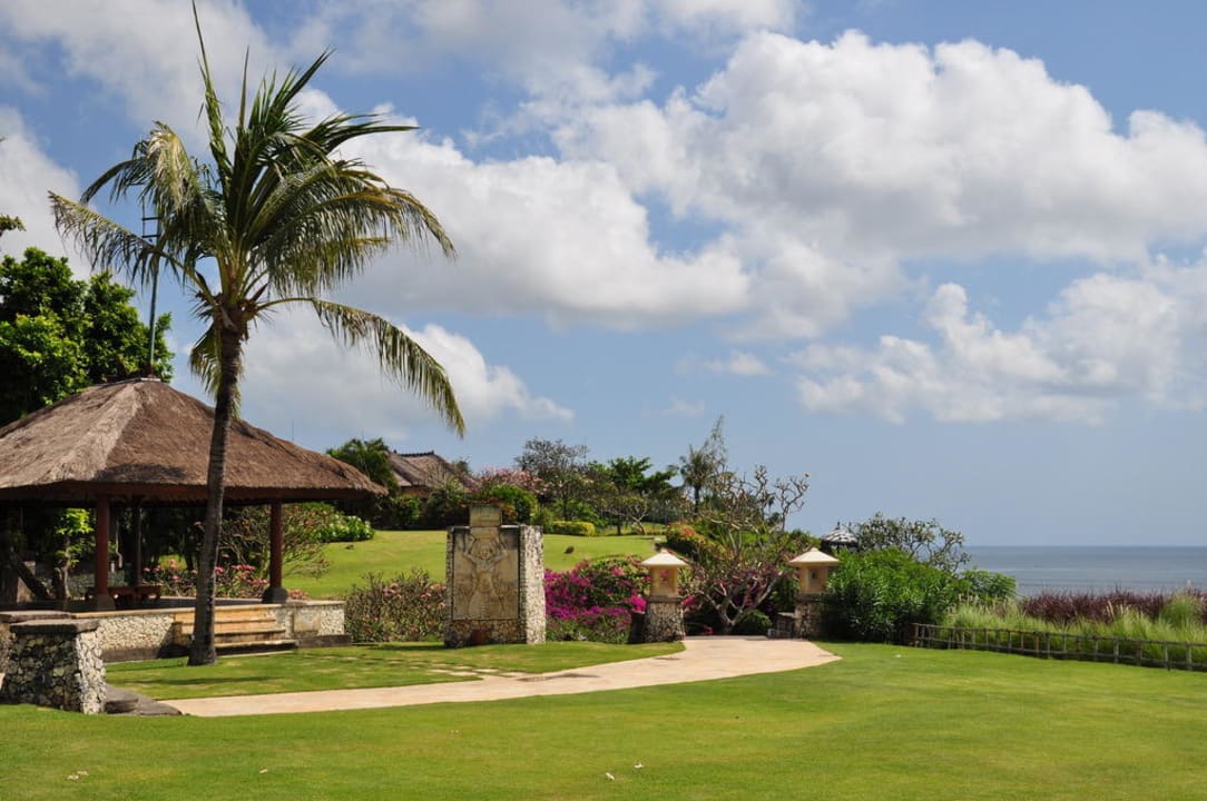 Gepflegte Gartenanlage AYANA Resort Bali