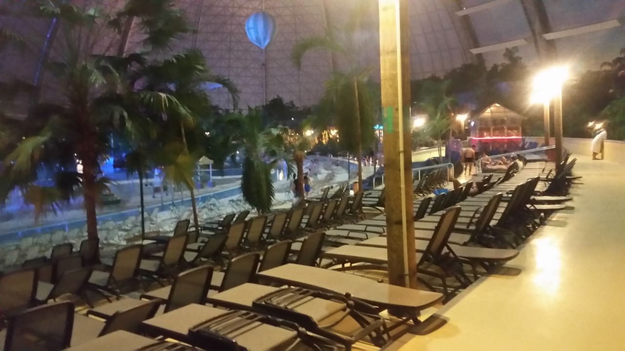 Pool Tropical Islands Resort