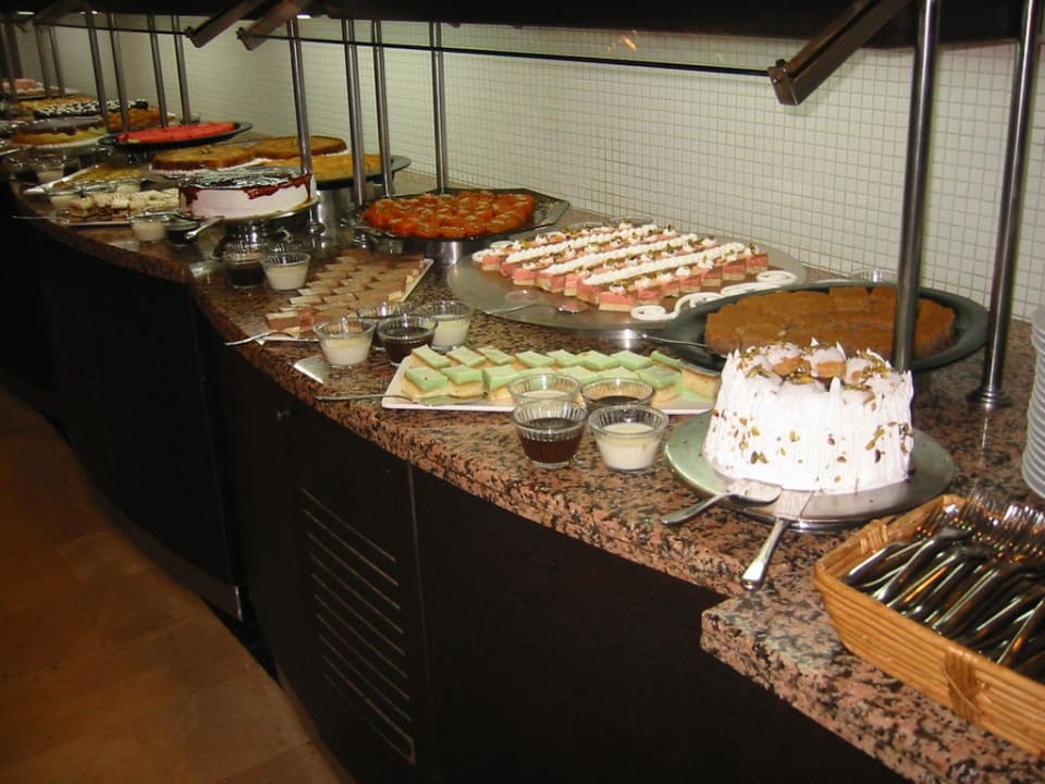 Teil der Nachspeisen Hotel Novum Garden Side