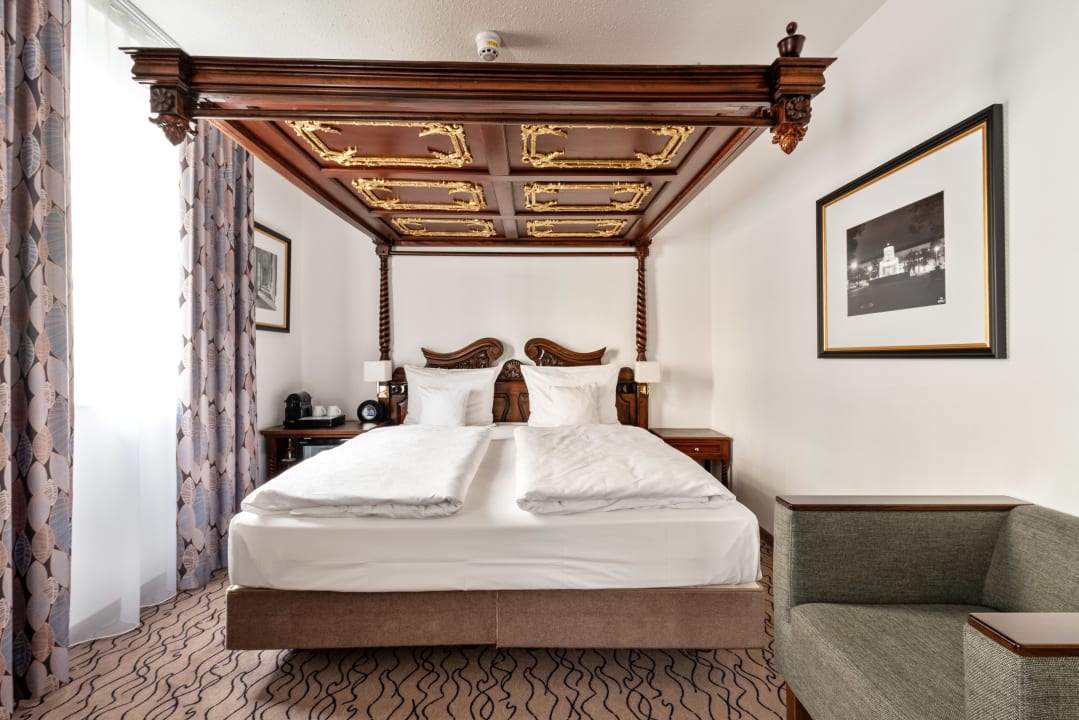 Zimmer King's Hotel Center