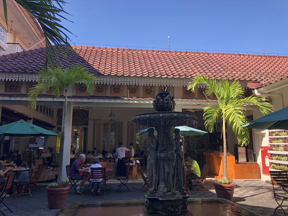 Innenhof The Phoenix Hotel Yogyakarta