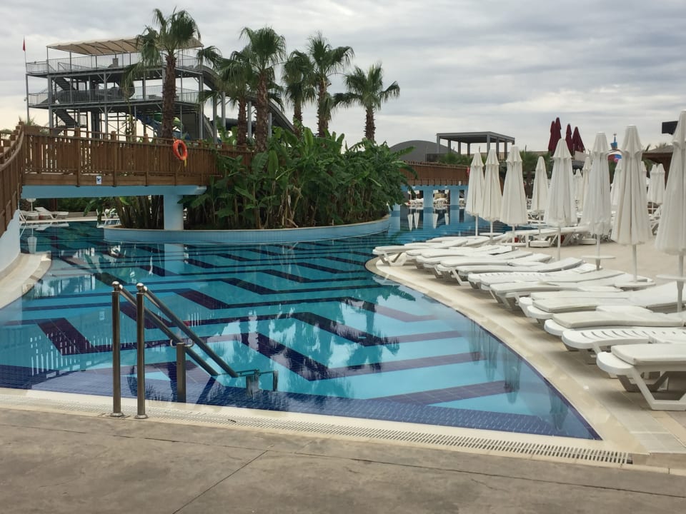 Pool Saturn Palace Resort Hotel