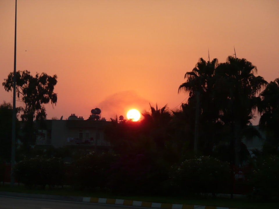 Sonnenuntergang Club Turtas Beach Hotel